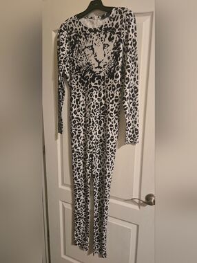 AKIRA Black and White Animal Print Snow Leopard Bodysuit Jumpsuit SZ XL